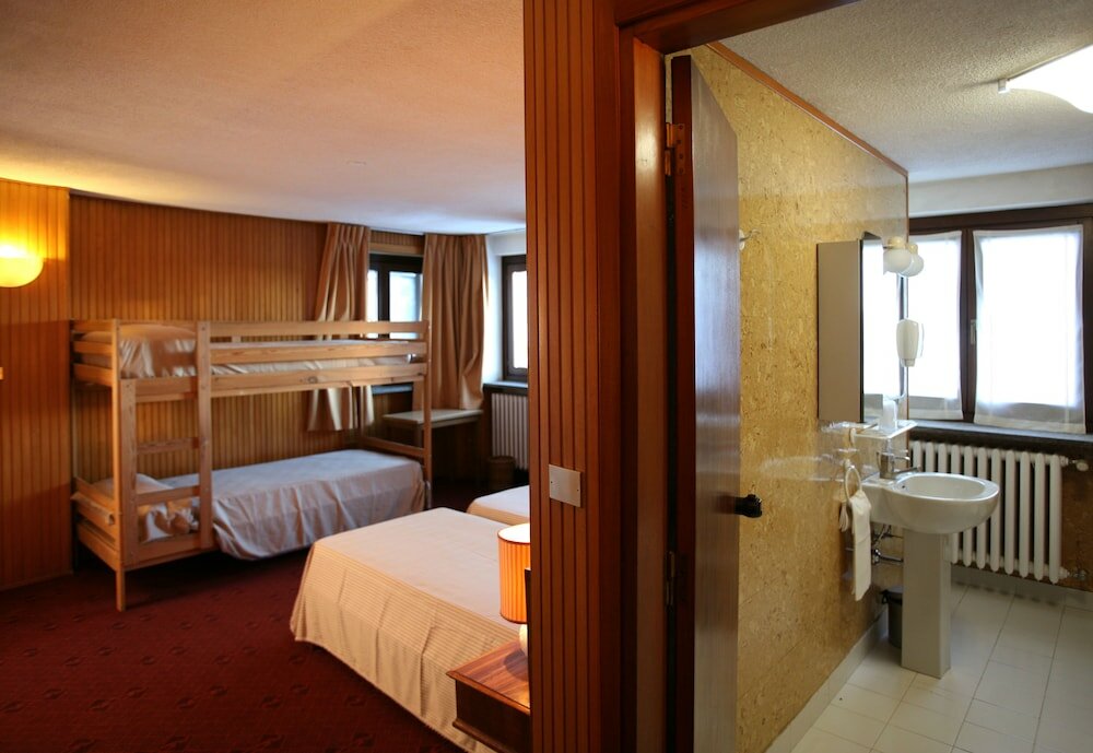 Фото Hotel Lo Stambecco