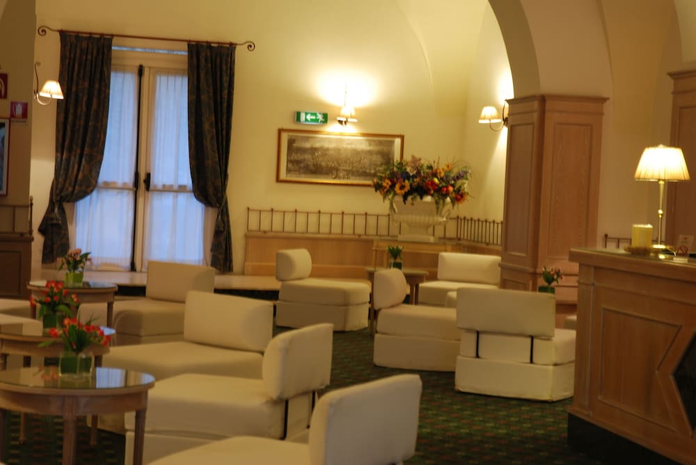 Фото Hotel de La Ville