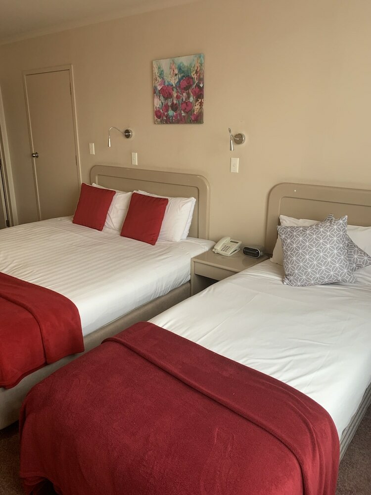 Фото Asure Camelot Arms Motor Lodge