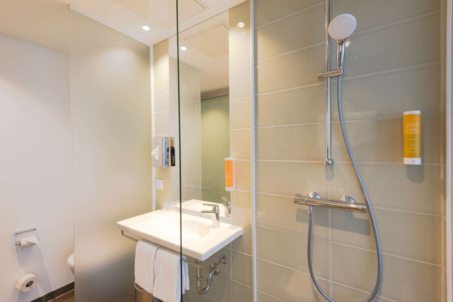 Фото Super 8 by Wyndham Dresden