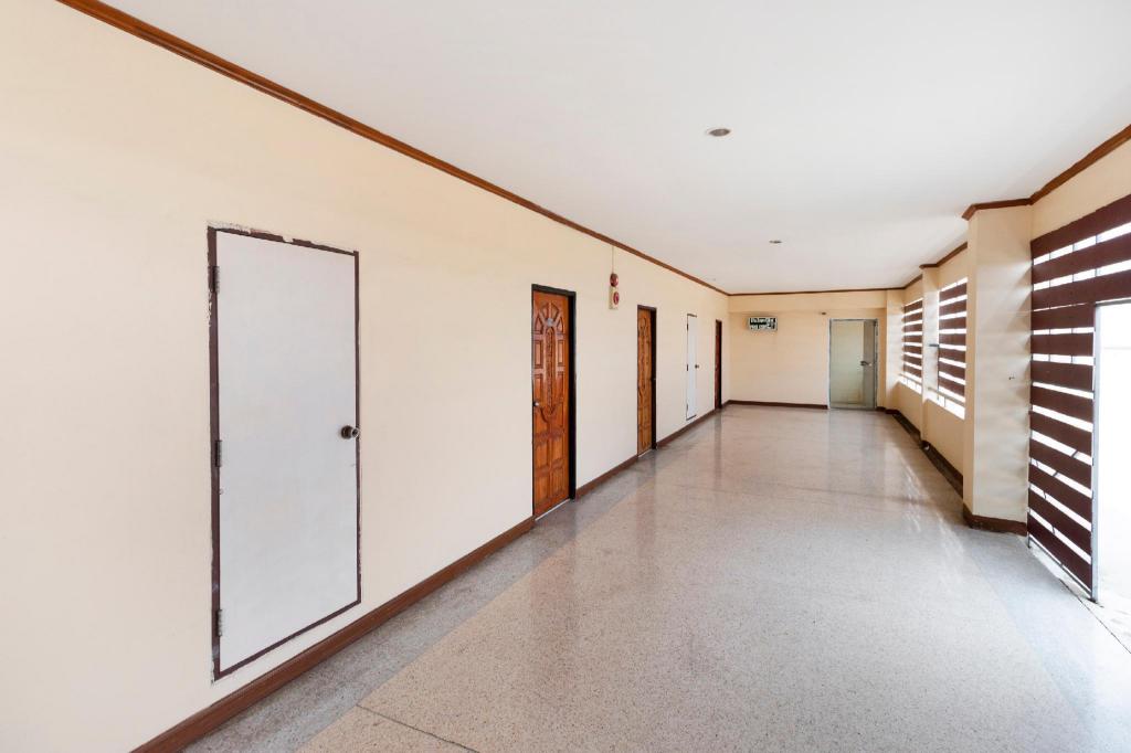 Фото Chaiyaphruk Grand Hotel