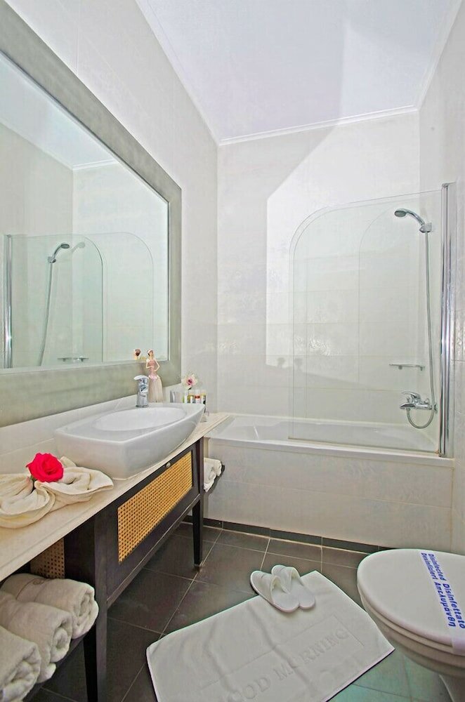 Фото Отель Mediterranean Princess - Adults Only