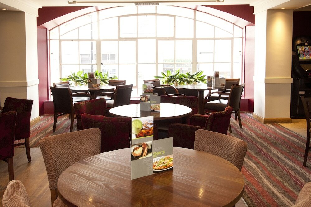 Фото Premier Inn London County Hall