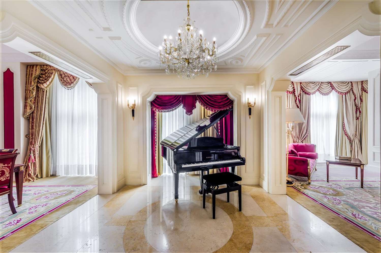 Фото The Bentley London