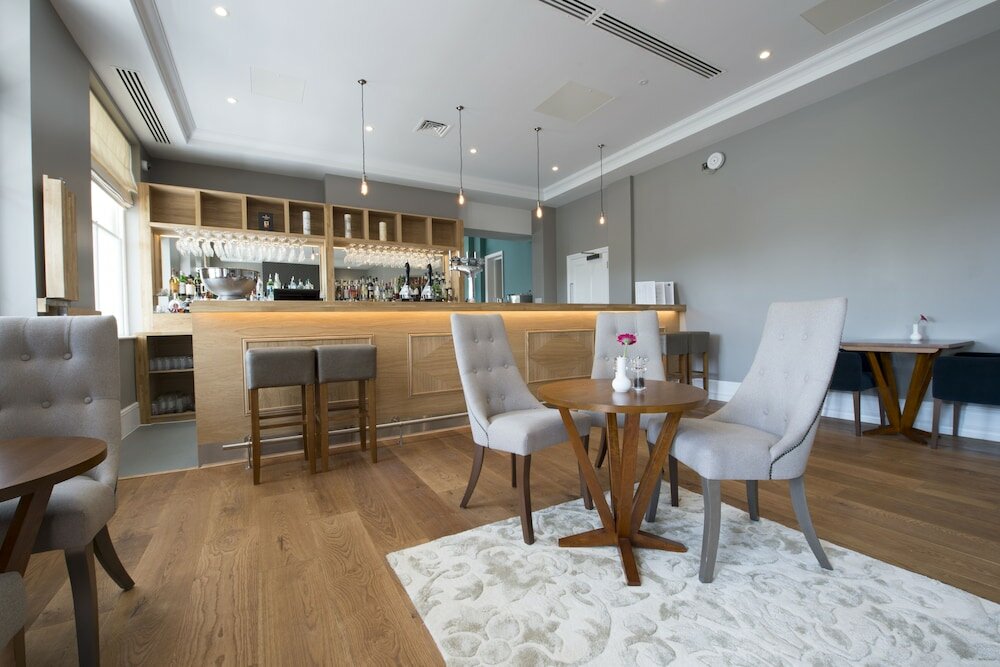 Фото Yarrow Hotel