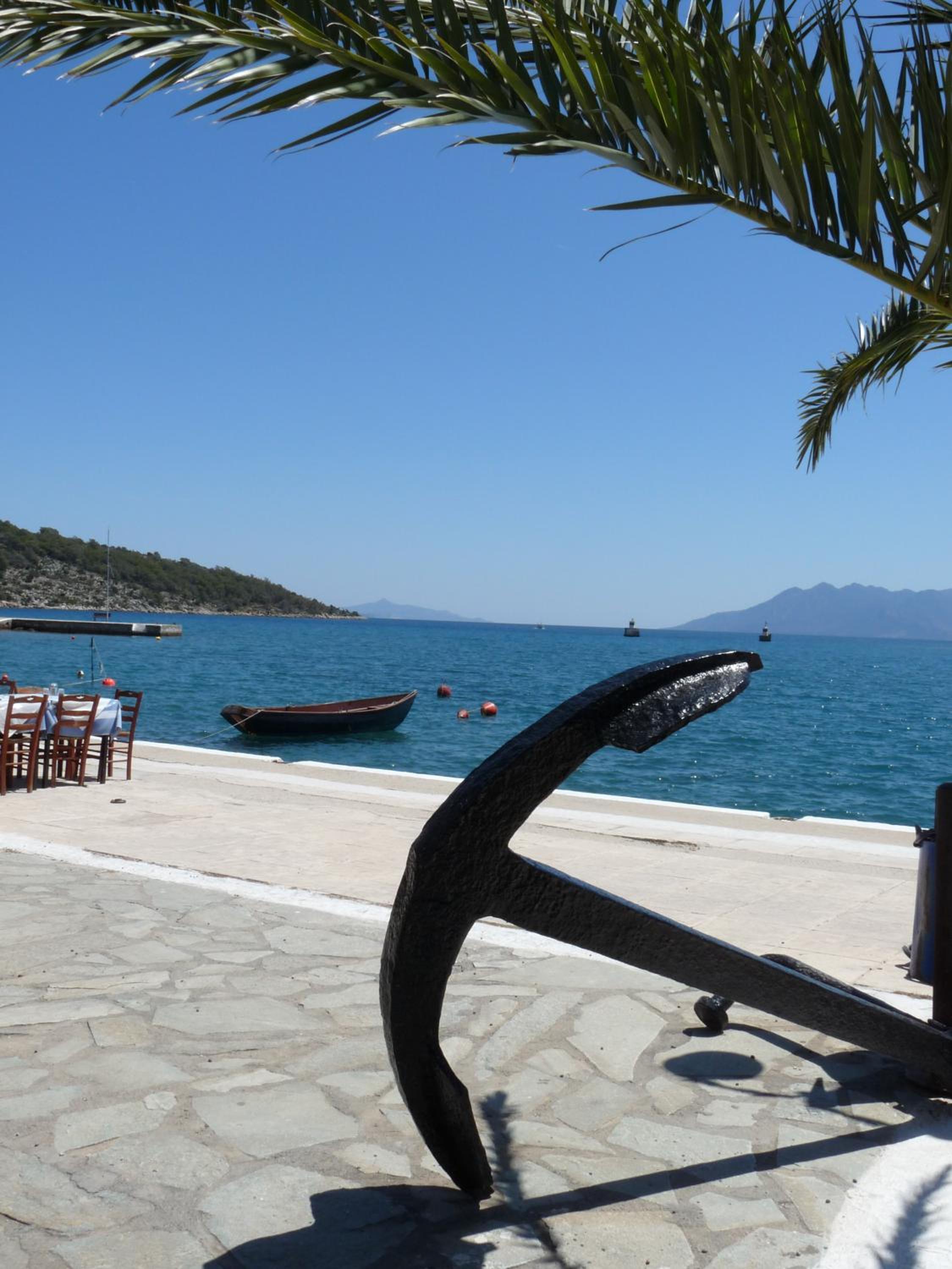 Фото Saronis Hotel