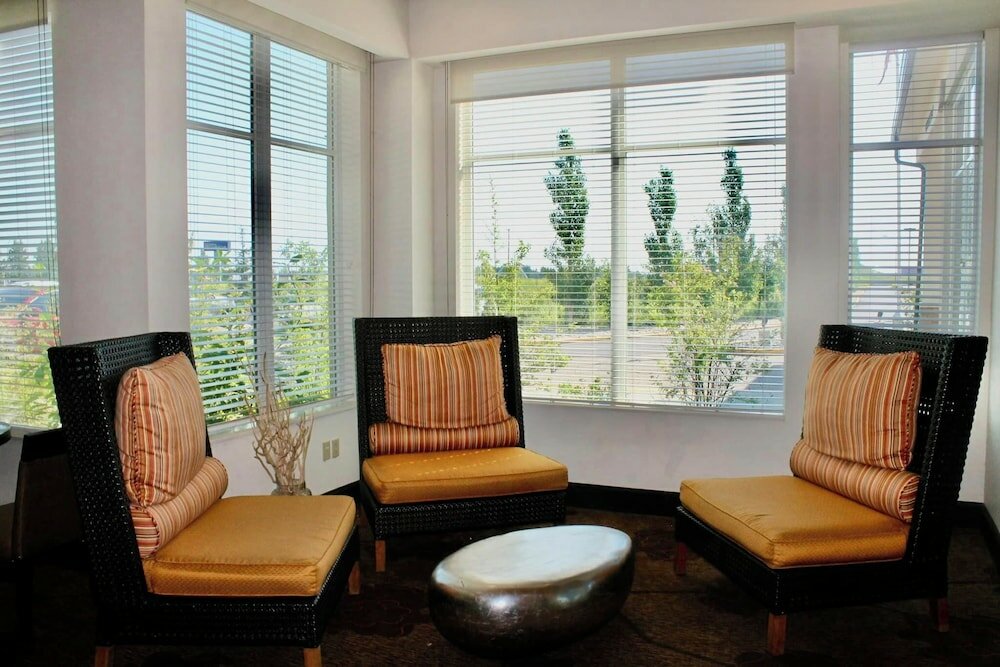 Фото Hilton Garden Inn Edmonton International Airport