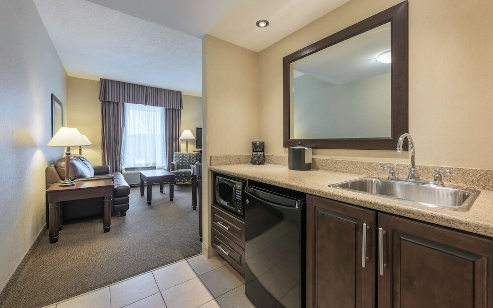 Фото Hampton Inn & Suites by Hilton Moncton