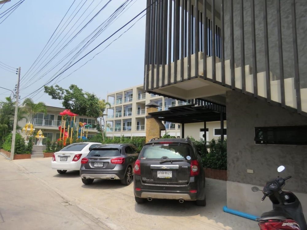 Фото Surf & Sand Resort