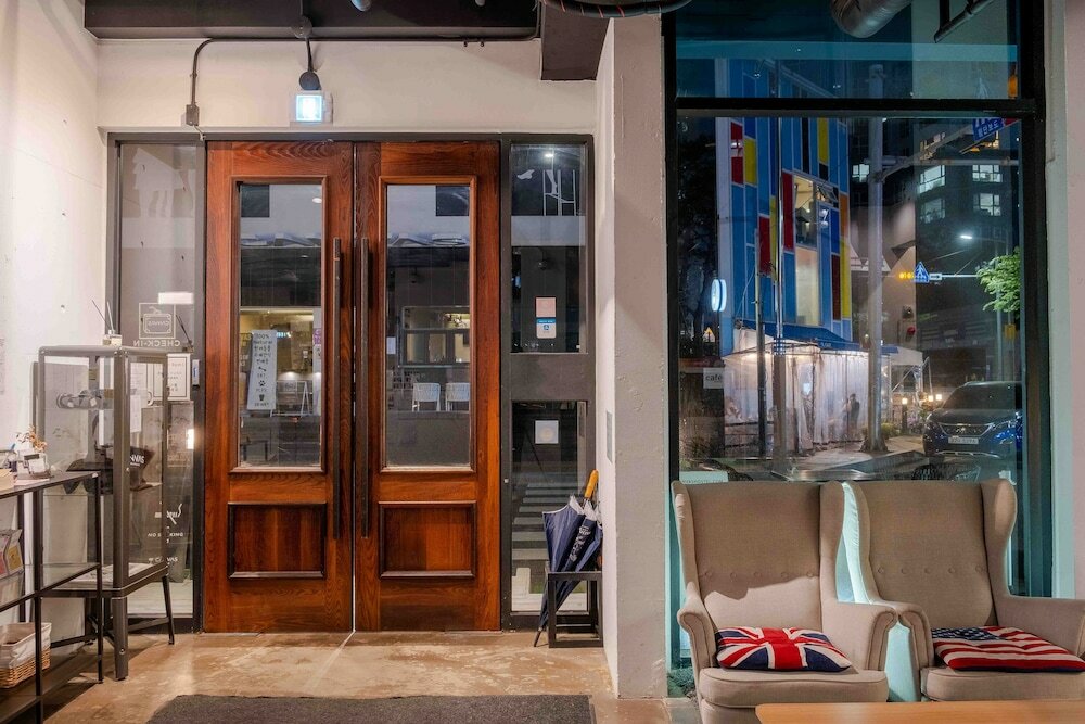 Фото Canvas Hostel - Black