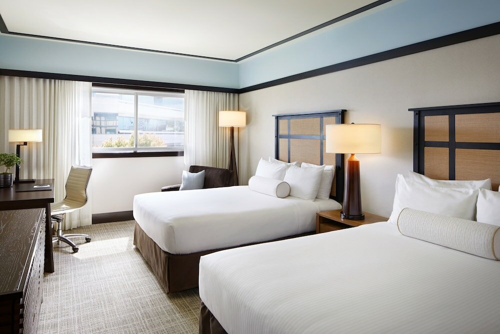 Фото The Ambrose Hotel