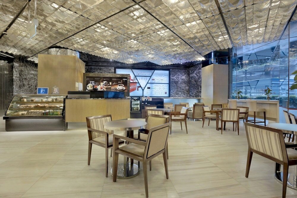 Фото The Kowloon Hotel