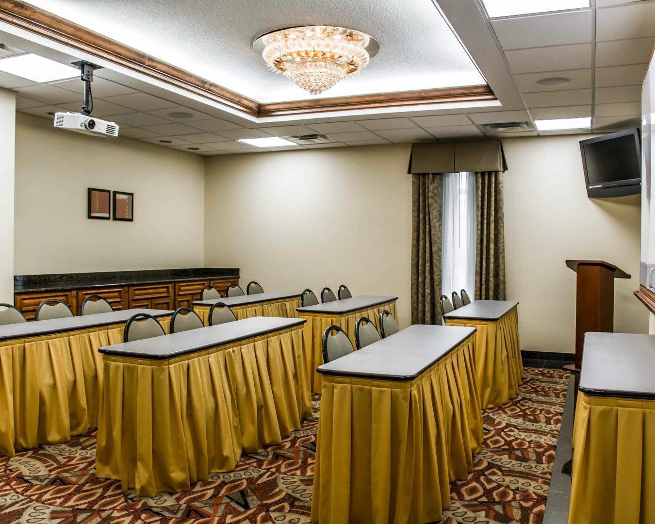 Фото Quality Inn Airport - Cruise Port