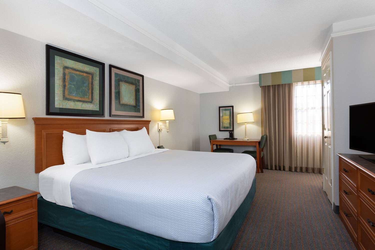 Фото La Quinta Inn by Wyndham Pensacola