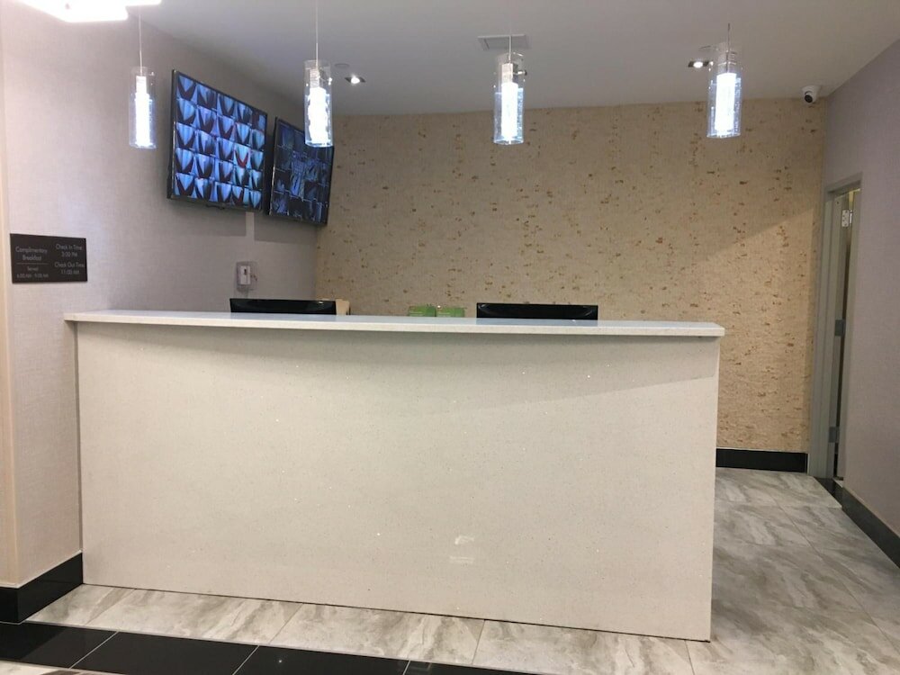 Фото Lotus Blu Inn & Suites