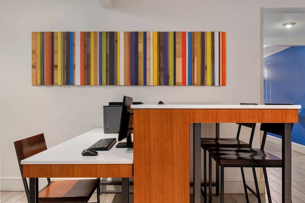 Фото Holiday Inn Express Tallahassee - I-10 E, an Ihg Hotel