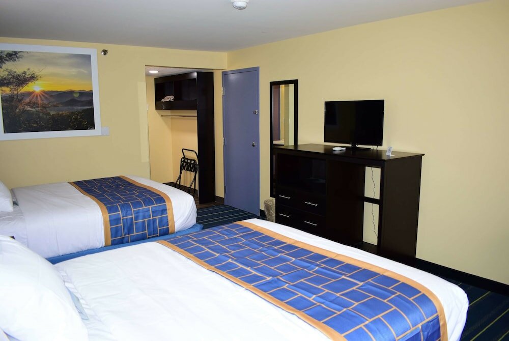 Фото Days Inn by Wyndham Augusta