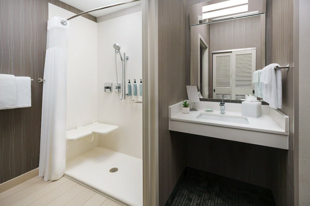 Фото Courtyard by Marriott Dallas - Lewisville