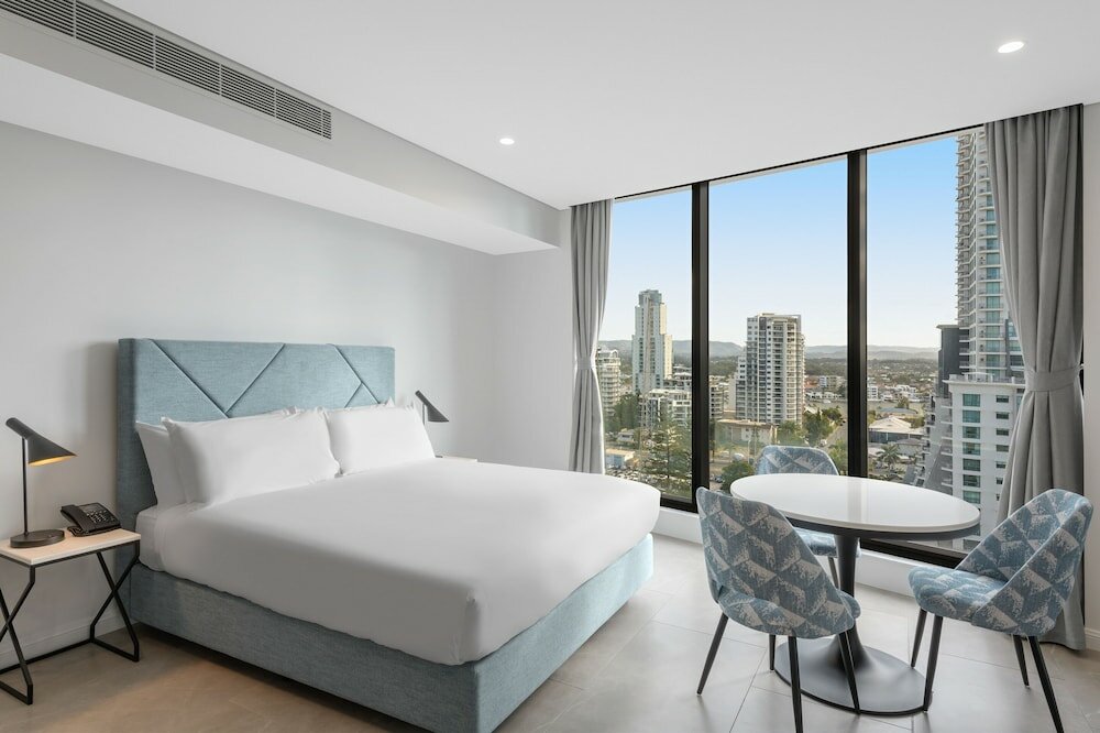 Фото Meriton Suites Surfers Paradise