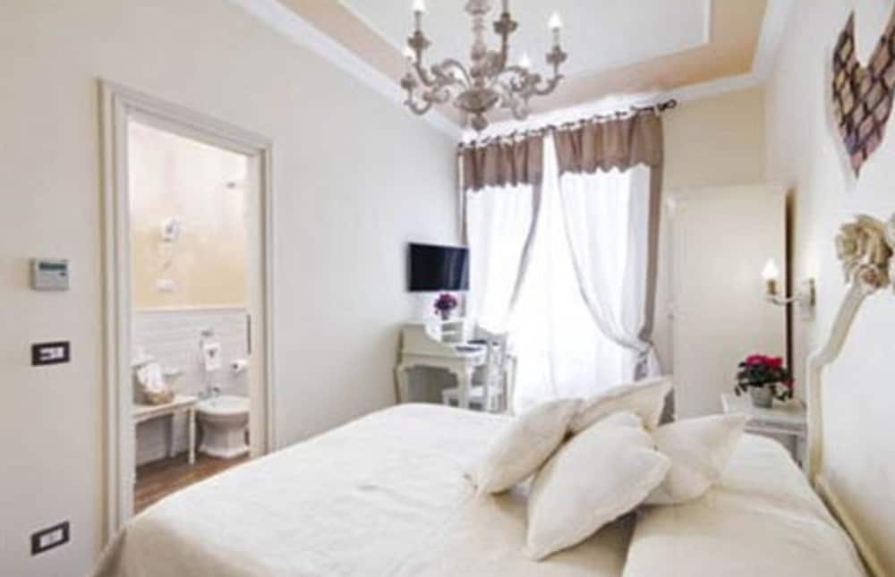 Фото Lunaria Suites Rome