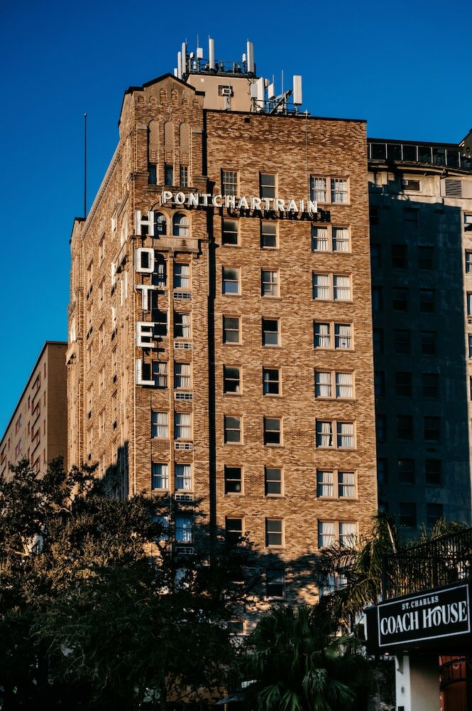 Фото The Pontchartrain Hotel