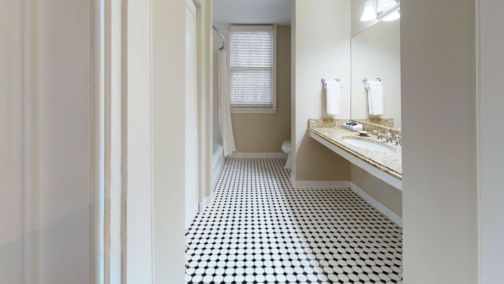 Фото The Presidents' Quarters Inn