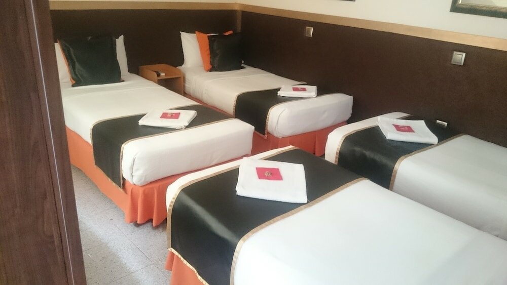 Фото C. H. Chelo