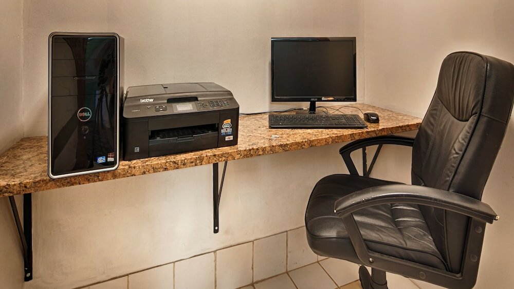 Фото Best Western Crossroads Inn