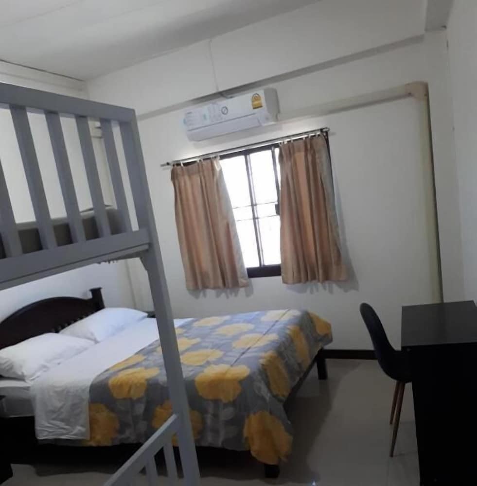 Фото Chiangmai Gate Capsule Hostel