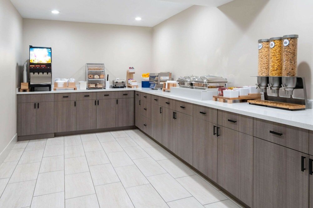 Фото Ramada by Wyndham Modesto Yosemite Area