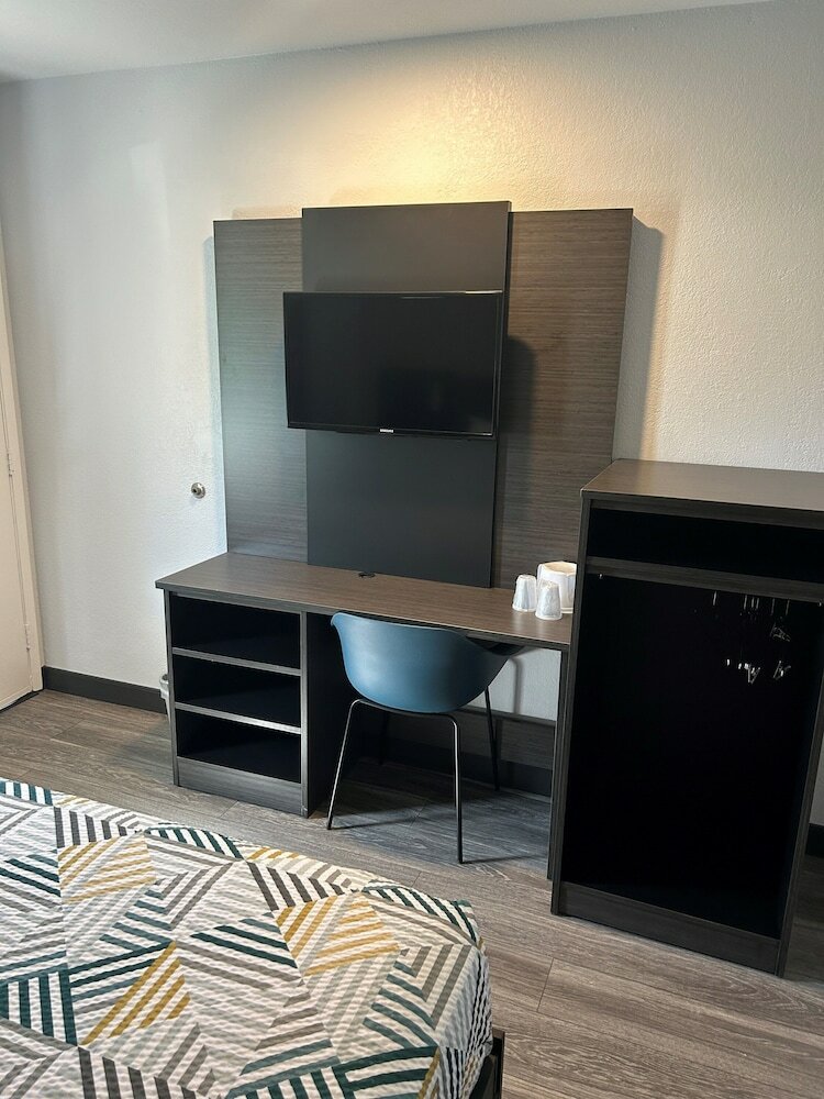 Фото Motel 6 Marina, Ca - Monterey