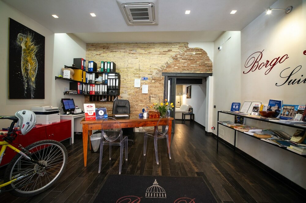 Фото Borgo Pio Suites Inn