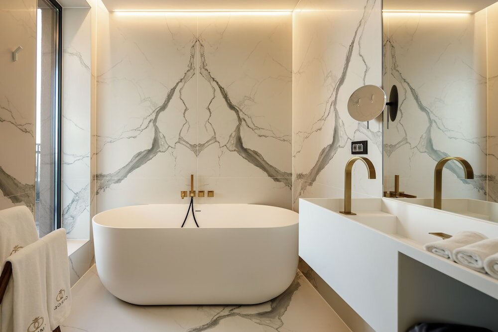 Фото Qosmo Brasov Hotel