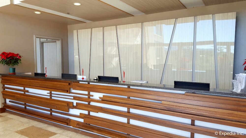 Фото Newtown Plaza Hotel