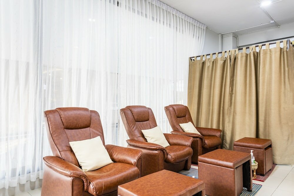 Фото Livotel Hotel Hua Mak Bangkok