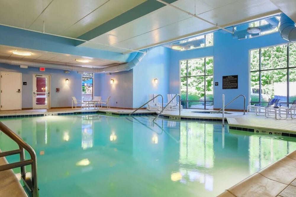 Фото Hampton Inn & Suites Poughkeepsie