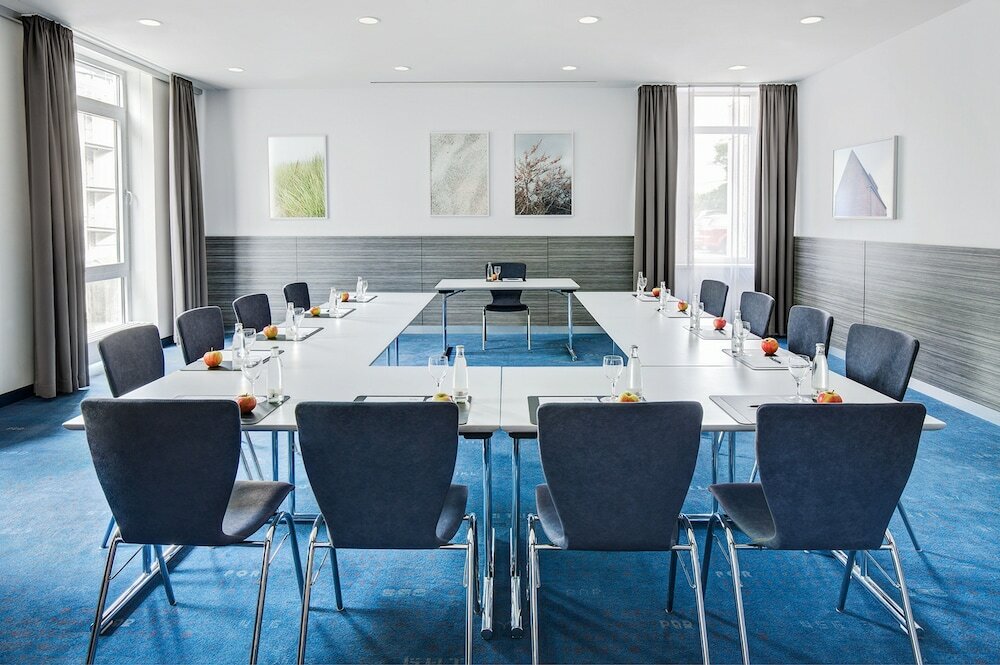 Фото IntercityHotel Rostock