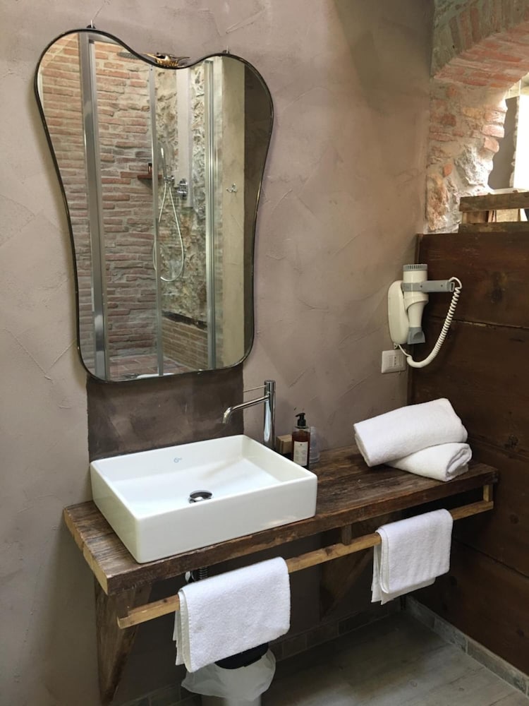 Фото Inside the wall - Santa Maria