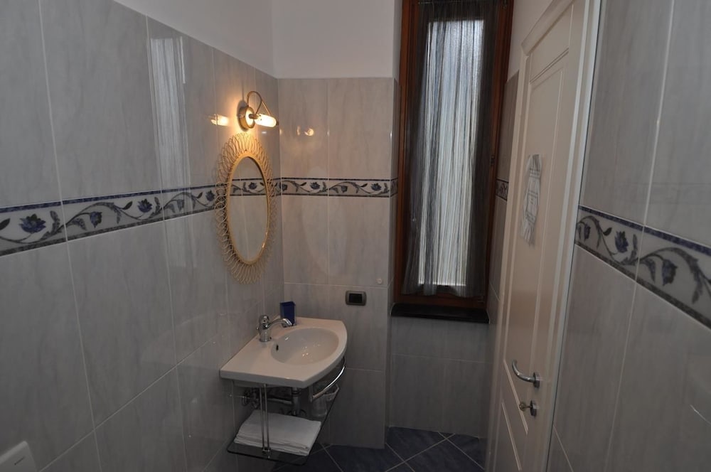 Фото Sandra Villa Rooms