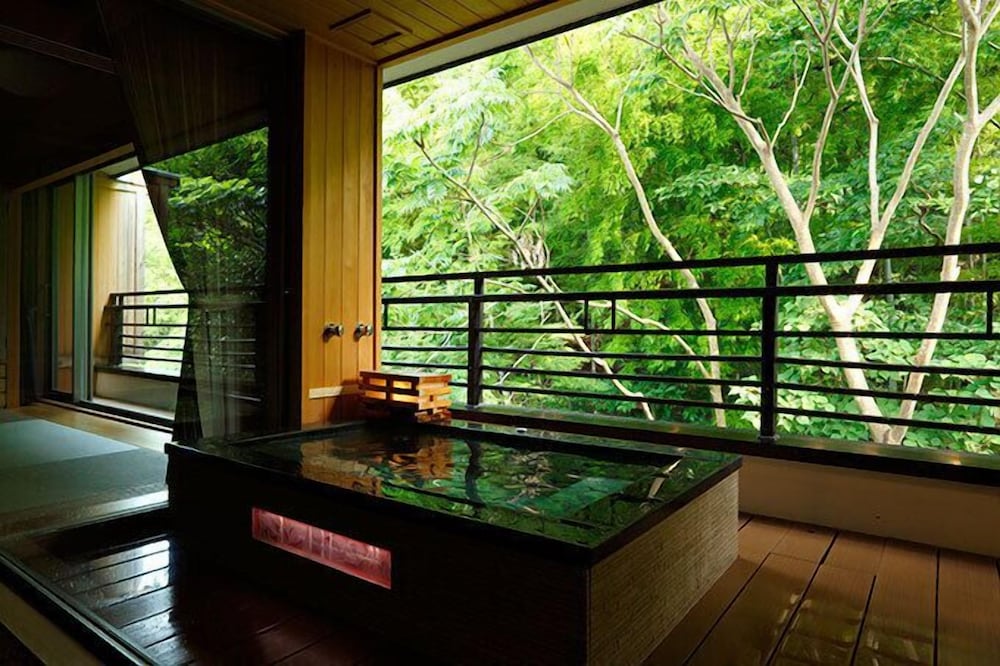 Фото Hakone Kamon