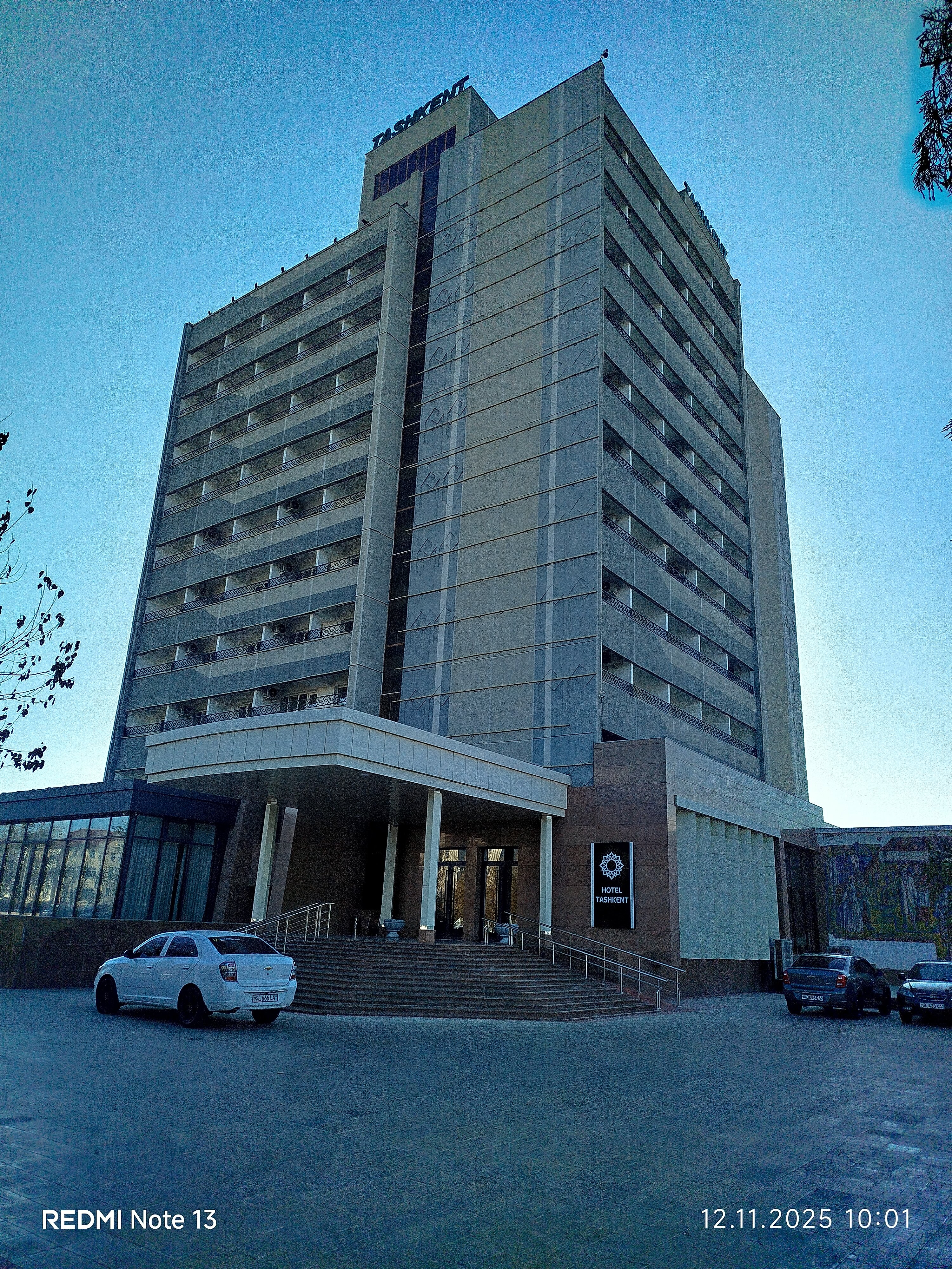 Фото отеля 1