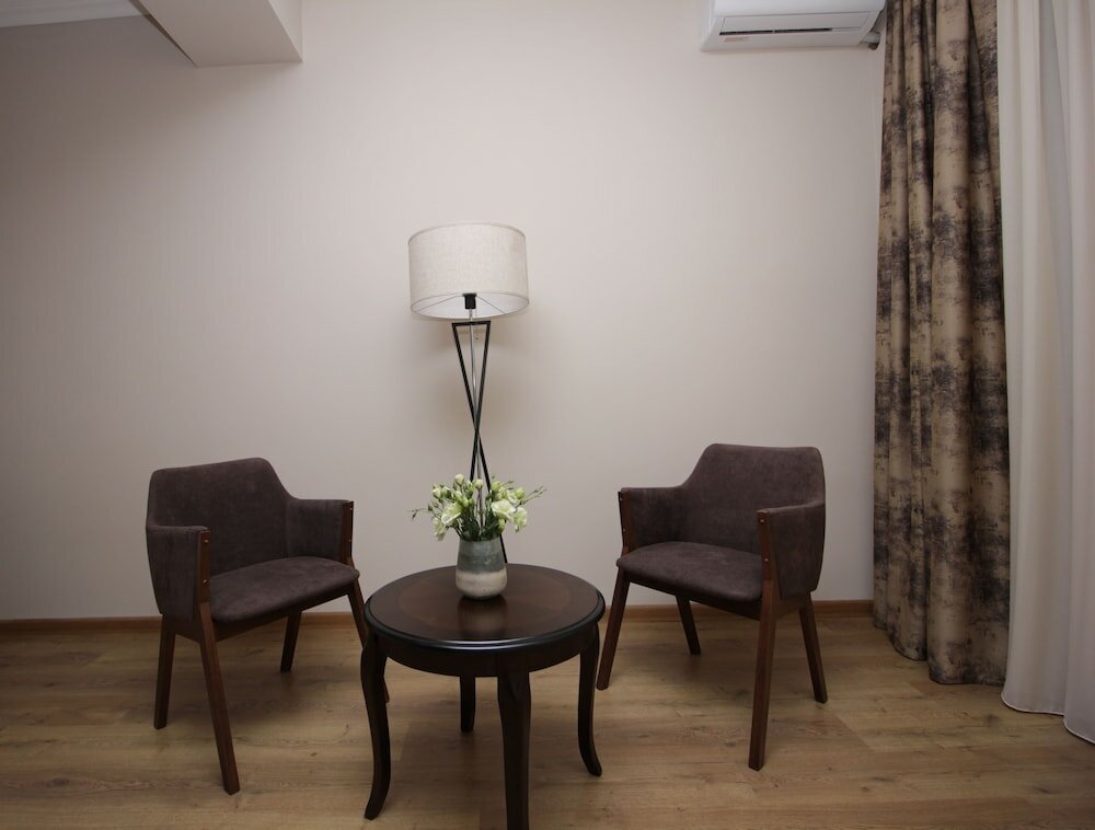 Фото A Hotel Yerevan