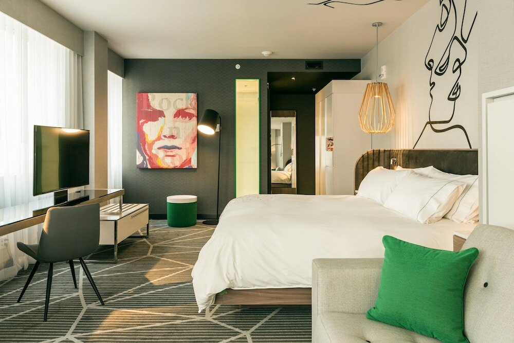 Фото Renaissance Montreal Downtown Hotel