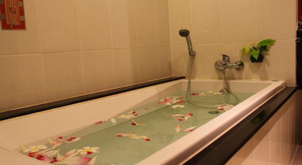 Фото The Imperial River House Resort