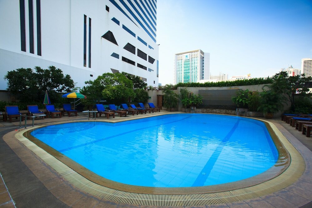 Фото отеля 2