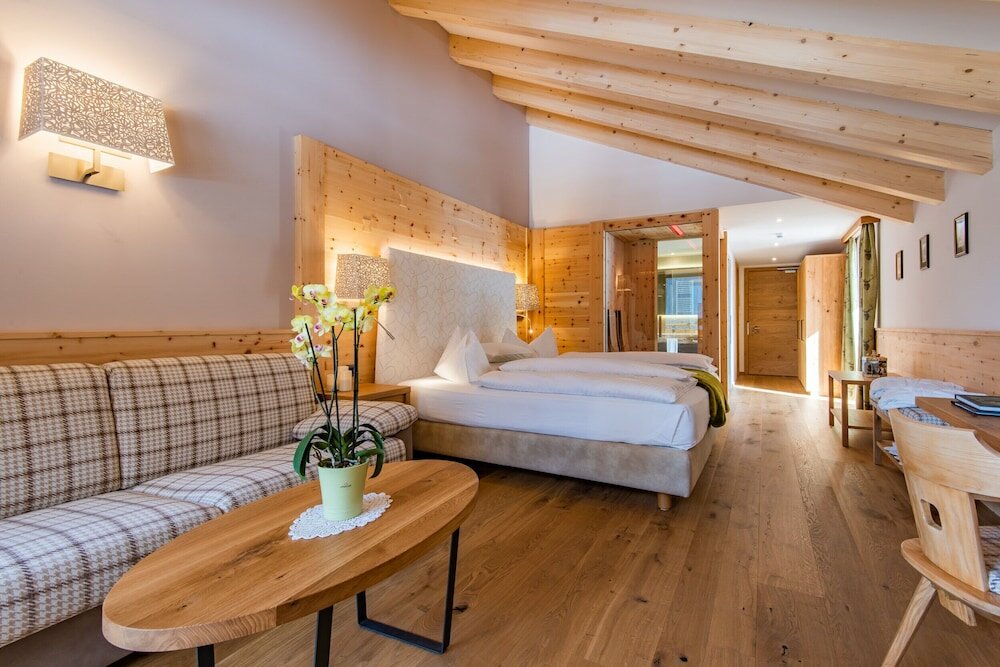 Фото Hotel Cesa Tyrol