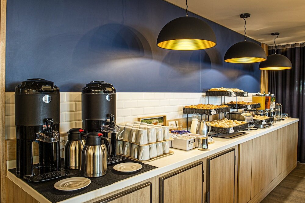 Фото Holiday Inn Express Paris - Canal de la Villette