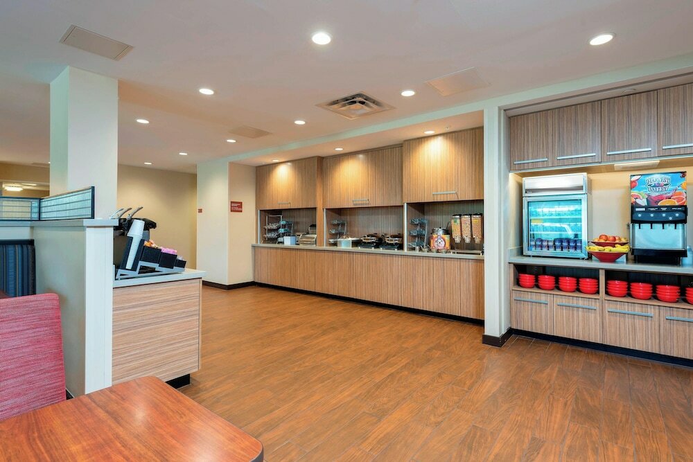 Фото TownePlace Suites by Marriott Louisville North