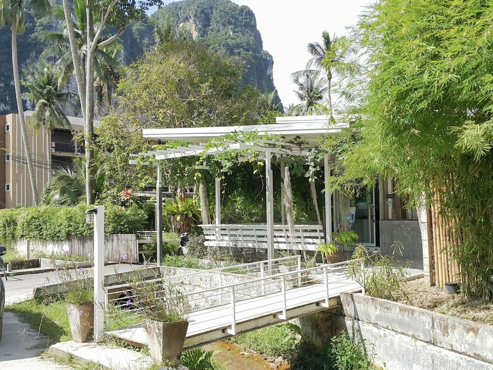 Фото Glur Hostel Aonang