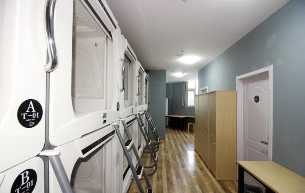 Фото Meet Fish International Youth Hostel